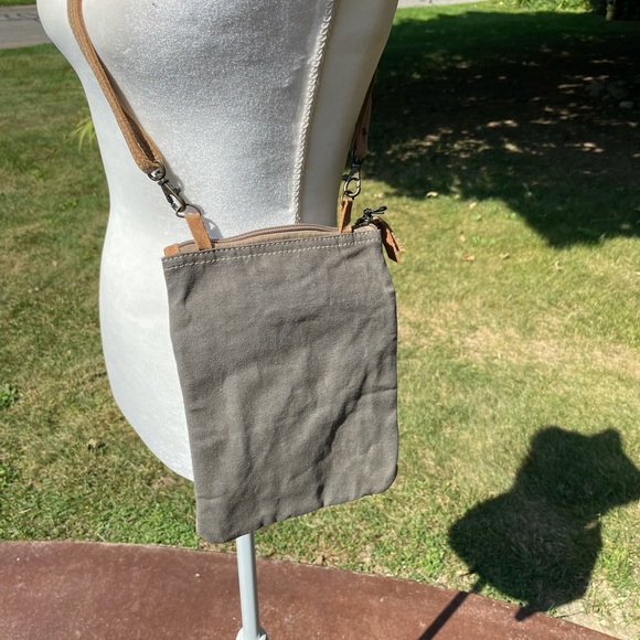 NWT Genuine Hide & Leather Crossbody - Picture 5 of 5